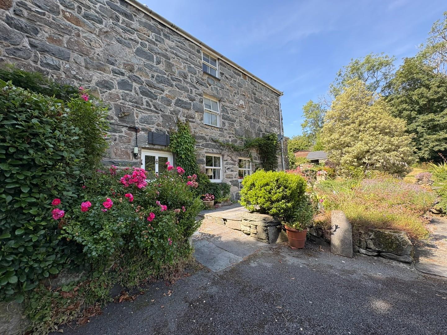 Llanfrothen, Penrhyndeudraeth